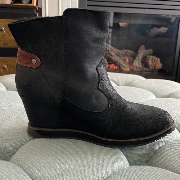 EMU Australia Gembrook Boots - Picture 1 of 16